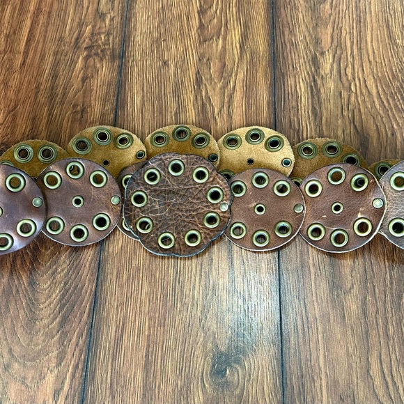 Bebe vintage genuine leather circle belt - size S/M - Picture 5 of 5